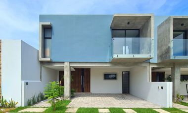 Casa en Venta Lomas del Mediterráneo / ALBERCA