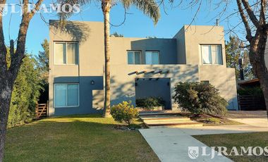 APTO CREDITO. LOTE INTERNO. 4 DORMITORIOS.