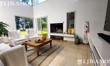 APTO CREDITO. LOTE INTERNO. 4 DORMITORIOS.