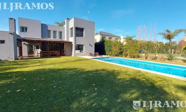 APTO CREDITO. LOTE INTERNO. 4 DORMITORIOS.