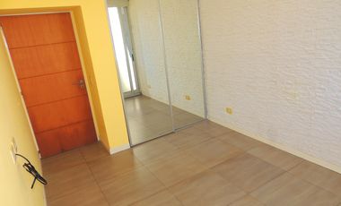 Alquiler departamento 2 ambientes con balcón al frente, Villa Urquiza. E-FURIO.