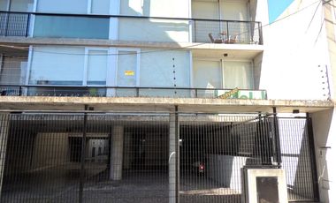 Alquiler departamento 2 ambientes con balcón al frente, Villa Urquiza. E-FURIO.