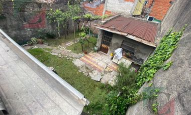 4 ambientes con fondo  entrada independiente  OPORTUNIDAD