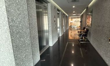 Oficina en Venta en El Country Club en Av Americas