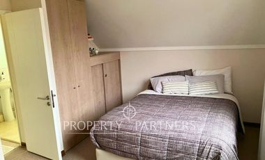 Tu Nuevo Hogar en Peñaflor: Casa Impecable con Quincho, Terraza y Entorno Residencial