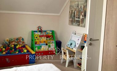 Tu Nuevo Hogar en Peñaflor: Casa Impecable con Quincho, Terraza y Entorno Residencial