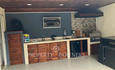 Tu Nuevo Hogar en Peñaflor: Casa Impecable con Quincho, Terraza y Entorno Residencial