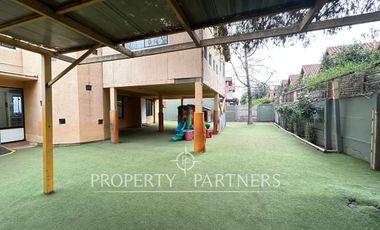 Espectacular casa en Santa Marta de Huechuraba para residencia o uso comercial, jardín infantil..