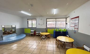 Espectacular casa en Santa Marta de Huechuraba para residencia o uso comercial, jardín infantil..