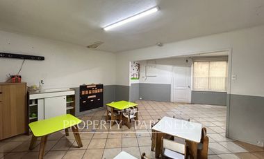Espectacular casa en Santa Marta de Huechuraba para residencia o uso comercial, jardín infantil..