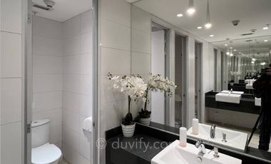 Oficina en Arriendo en Cerro El Plomo con Manquehue Norte