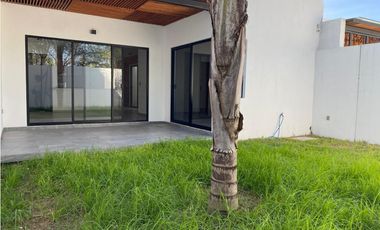 CASA EN RENTA EN TEQUISQUIAPAN QUERETARO