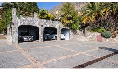 Casa En ARRIENDO CON COMPROMISO DE COMPRA En Lo Barnechea