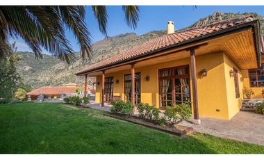 Casa En ARRIENDO CON COMPROMISO DE COMPRA En Lo Barnechea