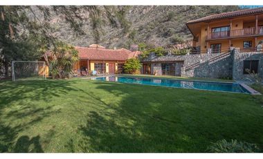 Casa En ARRIENDO CON COMPROMISO DE COMPRA En Lo Barnechea