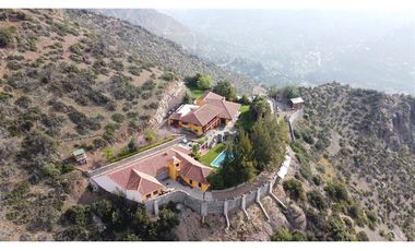 Casa En ARRIENDO CON COMPROMISO DE COMPRA En Lo Barnechea