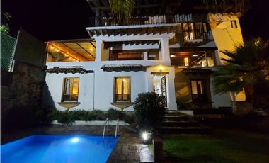 CASA EN RENTA DE ARQUITECTURA MEXICANA EN VALLE DE BRAVO