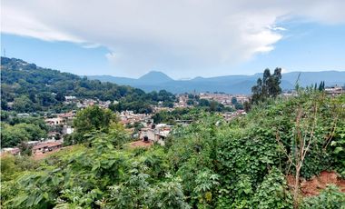 CASA EN RENTA DE ARQUITECTURA MEXICANA EN VALLE DE BRAVO