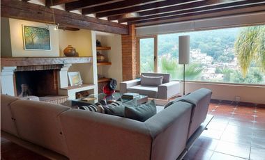 CASA EN RENTA DE ARQUITECTURA MEXICANA EN VALLE DE BRAVO
