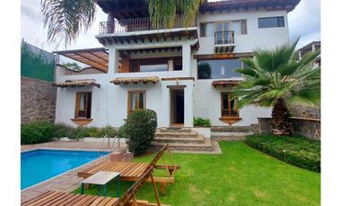 CASA EN RENTA DE ARQUITECTURA MEXICANA EN VALLE DE BRAVO