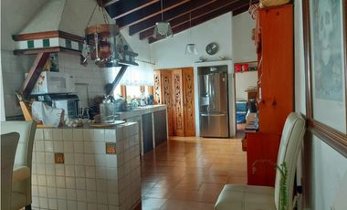 CASA EN RENTA DE ARQUITECTURA MEXICANA EN VALLE DE BRAVO