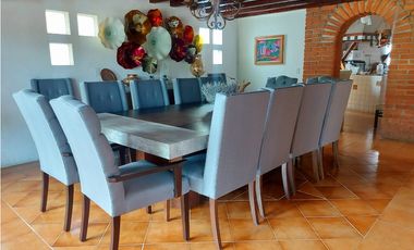 CASA EN RENTA DE ARQUITECTURA MEXICANA EN VALLE DE BRAVO