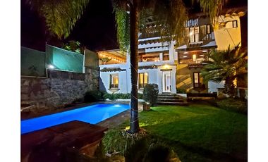 CASA EN RENTA DE ARQUITECTURA MEXICANA EN VALLE DE BRAVO