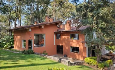 CASA EN RENTA AVANDARO CON ALBERCA Y CANCHA DE PADDLE