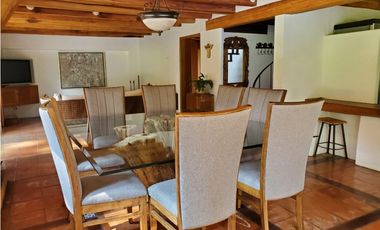 CASA EN RENTA AVANDARO CON ALBERCA Y CANCHA DE PADDLE