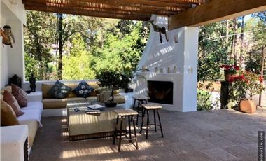 CASA EN RENTA AVANDARO CON ALBERCA Y CANCHA DE PADDLE