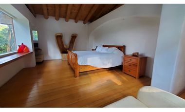 CASA EN RENTA AVANDARO CON ALBERCA Y CANCHA DE PADDLE