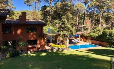 CASA EN RENTA AVANDARO CON ALBERCA Y CANCHA DE PADDLE