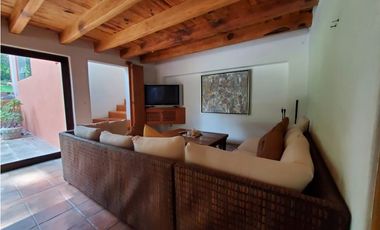 CASA EN RENTA AVANDARO CON ALBERCA Y CANCHA DE PADDLE