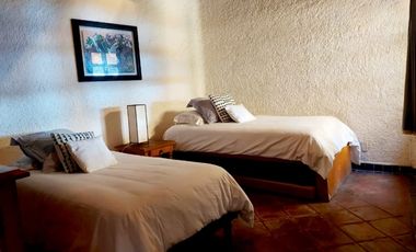 CASA EN RENTA POR NOCHE  VALLE DE BRAVO CON VISTA AL LAGO