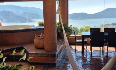 CASA EN RENTA POR NOCHE  VALLE DE BRAVO CON VISTA AL LAGO