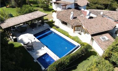 VENTA DE CASA EN CONDOMINIO AVANDARO