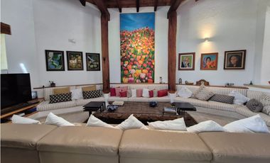 VENTA DE CASA EN CONDOMINIO AVANDARO
