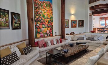 VENTA DE CASA EN CONDOMINIO AVANDARO