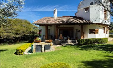 VENTA DE CASA EN CONDOMINIO AVANDARO