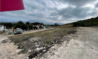 TERRENO CON EXCELENTE VISTA EN FRACC. CAMPIÑAS