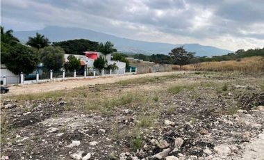 TERRENO CON EXCELENTE VISTA EN FRACC. CAMPIÑAS