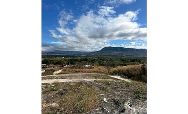 TERRENO CON EXCELENTE VISTA EN FRACC. CAMPIÑAS