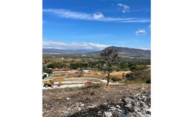TERRENO CON EXCELENTE VISTA EN FRACC. CAMPIÑAS