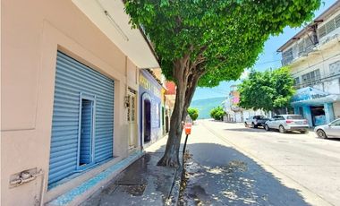 LOCAL PERFECTO PARA NEGOCIO EN PLENO CENTRO!!