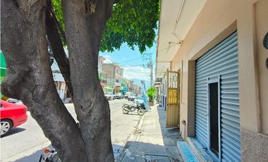 LOCAL PERFECTO PARA NEGOCIO EN PLENO CENTRO!!