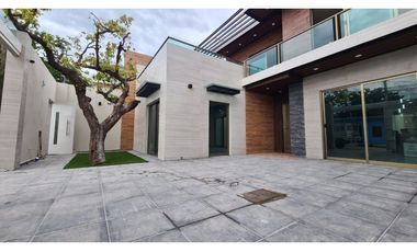 BELLA CASA MODERNA EN PREVENTA EN LIB. NORTE