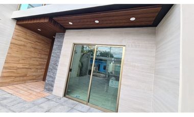 BELLA CASA MODERNA EN PREVENTA EN LIB. NORTE