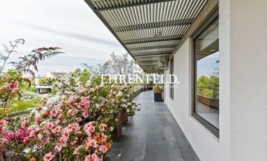 Alonso de Sotomayor, Vitacura. Penthouse luminoso y espacioso, gran ubicación.