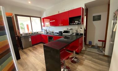 CASA 4 DORM + ESCRITORIO + SERVICIO DUNALASTAIR Y LINCOLN