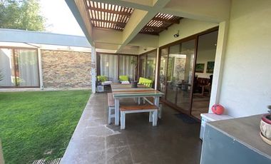 CASA 4 DORM + ESCRITORIO + SERVICIO DUNALASTAIR Y LINCOLN